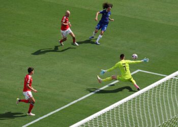 ВІДЕО. Трубін здійснив крутий сейв однією рукою у матчі Бенфіка – Челсі