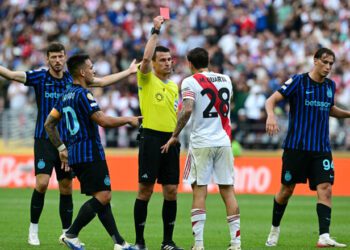 ВІДЕО. Захисник Рівера був вилучений у грі з Інтером за фол останньої надії