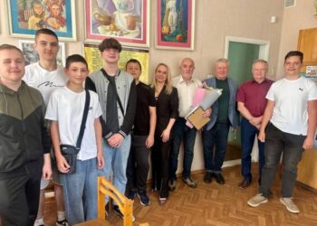 З нагоди ювілею директор Шосткинської ДШМ відзначений Почесною грамотою міського голови