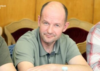 Зарплата начальника Охтирської РВА Павла Роженка за рік зросла на 60%