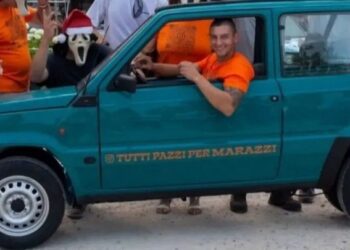 Ширина – 50 см: в Італії створили найвужче авто у світі (ВІДЕО)