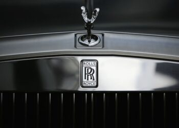 В Росії зріс попит на люксові Rolls-Royce і Ferrari
