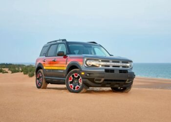 Ford відкликає понад 694 тисячі кросоверів через ризик займання пального