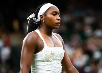 Гофф, програвши, украй засмучена, пустила сльозу на пресконференції