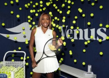 Вільямс-старша повертається у професіонали