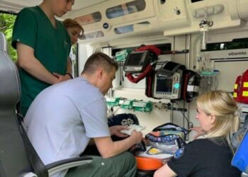 Лікарі дитячої лікарні Святої Зінаїди організували міжгоспітальне транспортування 3-річного Романа