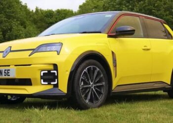 Дешевий бестселер Renault показали в деталях (ФОТО)