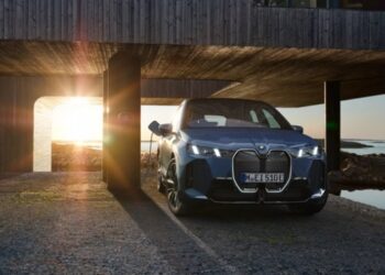 BMW відкликає електромобілі через ризик раптової втрати потужності