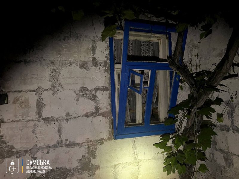 Унаслідок ворожої атаки по Шосткинській громаді, що сталася учора ввечері, постраждали троє людей, - голова ОВА Олег Григоров