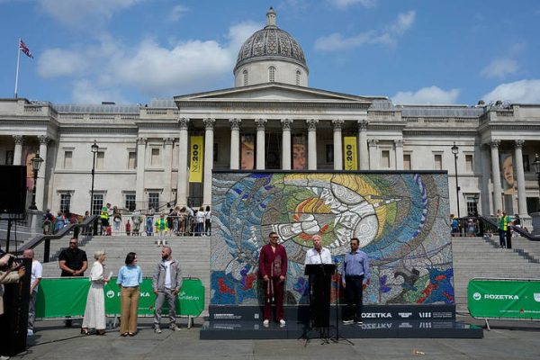 Відновлена мозаїка Алли Горської була презентована Усиком у Лондоні