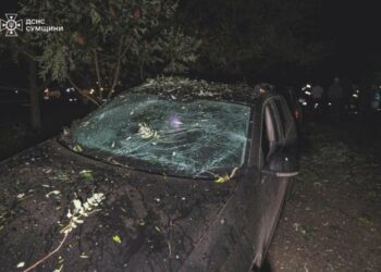 На Сумщині задокументовано подвійну атаку ворога на автозаправку та авіаудар по Сумах: 24 поранених