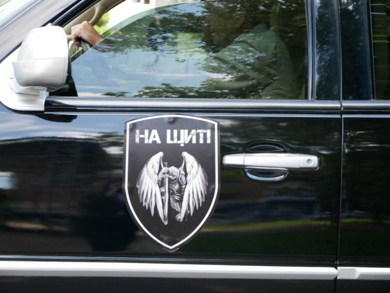 Біль, який розриває серце: Роменщина попрощалася з молодим Героєм Максимом Гриценком + ФОТО