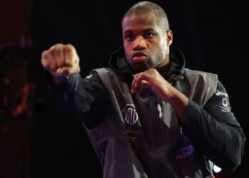 Біцепси-трицепси Дюбуа заслуговують на увагу: боксер виклав фото в мережі