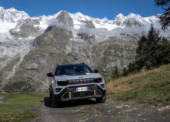 Jeep Avenger досяг 200 тисяч замовлень та отримав повнопривідну версію 4xe