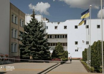 Один із найбільших університетів Сумщини сьогодні – під ударами трьох російських дронів, – голова ОВА Олег Григоров