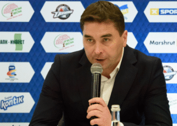 Екстренер збірної України з хокею Вітер очолив московський клуб