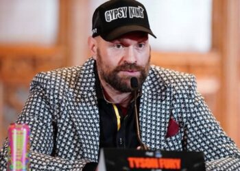 Нокаутуй його: Ф’юрі порадив Дюбуа, як перемогти Усика