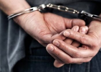 До 6 років позбавлення волі засуджено жителя Конотопщини за крадіжку грошей з банківської картки рибалки