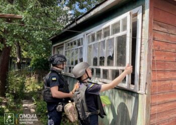 Унаслідок ворожої атаки по Шосткинській громаді, що сталася учора ввечері, постраждали троє людей, – голова ОВА Олег Григоров