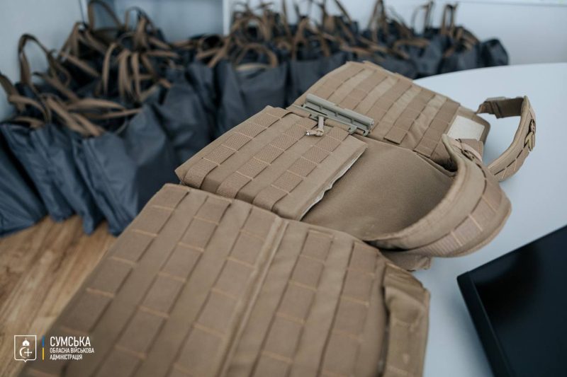Енергетикам Сумщини, які працюють на прикордонні, передали бронежилети