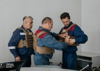 Енергетикам Сумщини, які працюють на прикордонні, передали бронежилети