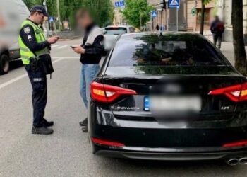 ТОП-5 звичок водіїв, які притягують поліцію, як магніт