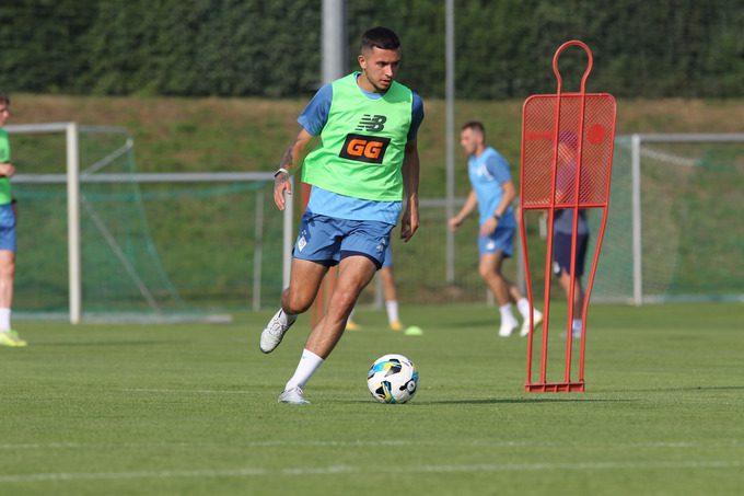 ФОТО. Тренування Динамо. Навантаження під палючим сонцем