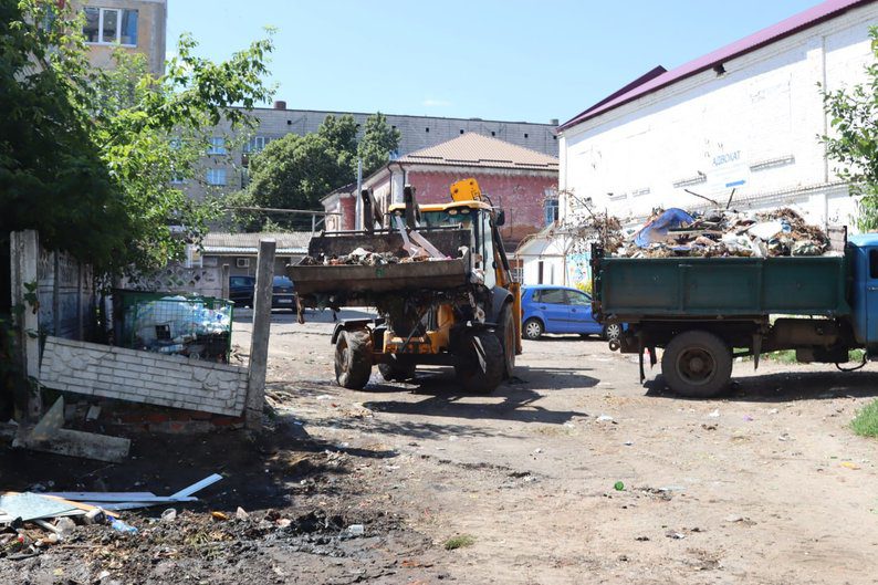 Яка ситуація з вивозом сміття в Охтирці
