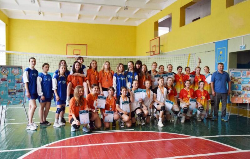 Команда волейболісток Шосткинської громади посіла друге місце на обласному етапі змагань &ldquo;Пліч-о-пліч. Всеукраїнські шкільні ліги&rdquo;