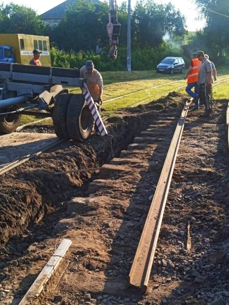 Комунальники облаштували переїзд у середмісті Конотопа