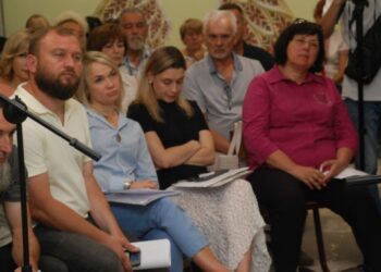 На сесії міської ради вирішили виділити кошти на ремонт дитячих майданчиків + Відео