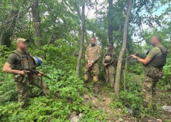 На Сумському напрямку прикордонники взяли у полон російського морпіха (ВІДЕО)