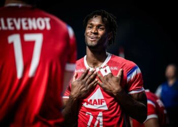 ОФІЦІЙНО. Блокуючий збірної Франції перейшов до Барком-Кажанів