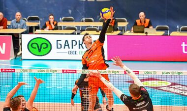 ОФІЦІЙНО. Блокуючий збірної Франції перейшов до Барком-Кажанів