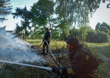 Окупанти атакували Дружбівську громаду: виникла пожежа