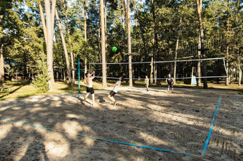 Пляж і річка замість телефонів: справжній відпочинок для дітей на Десні