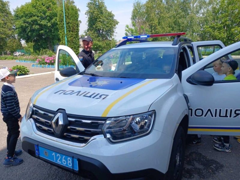 Поліцейський офіцер Шосткинської громади розповів школярам про особисту безпеку (+фото)