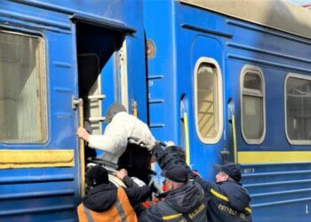 Продовжили курсування евакуаційного потягу Суми-Ужгород