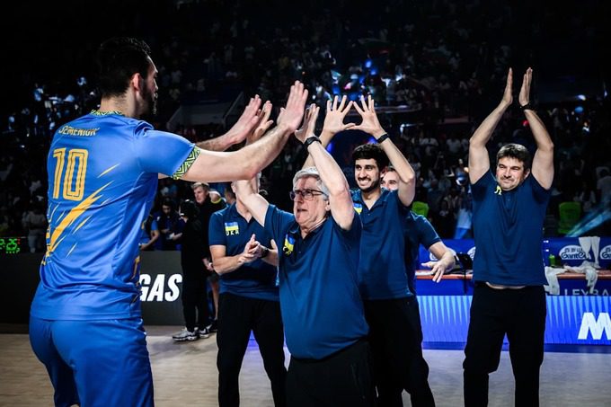 Рауль ЛОСАНО: &laquo;Захищати Батьківщину м&rsquo;ячем чи в окопі &ndash; обов&rsquo;язок&raquo;