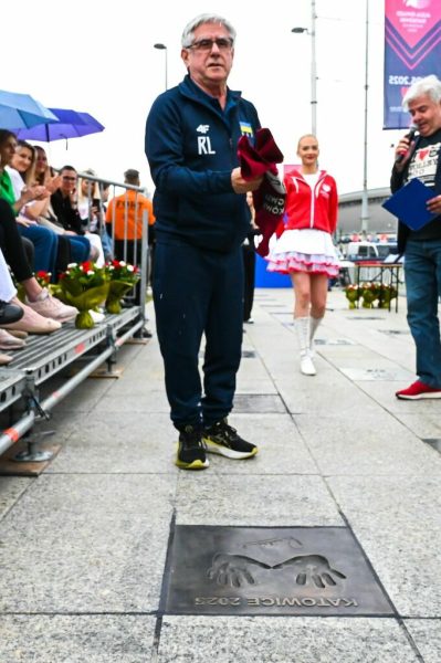 Рауль ЛОСАНО: &laquo;Захищати Батьківщину м&rsquo;ячем чи в окопі &ndash; обов&rsquo;язок&raquo;