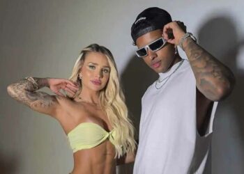 Родріго та його сексуальна обраниця влаштували гаряче шоу просто в океані