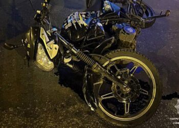У центрі Сум в ДТП постраждала 16-річна пасажирка мотоцикла