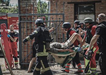 У Харкові росіяни поцілили в туберкульозну лікарню: ”привітали” з прийдешнім святом