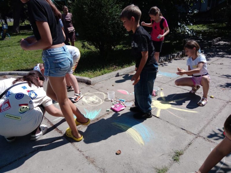 У Конотопі бібліотекарі організували для дітей змістовне дозвілля