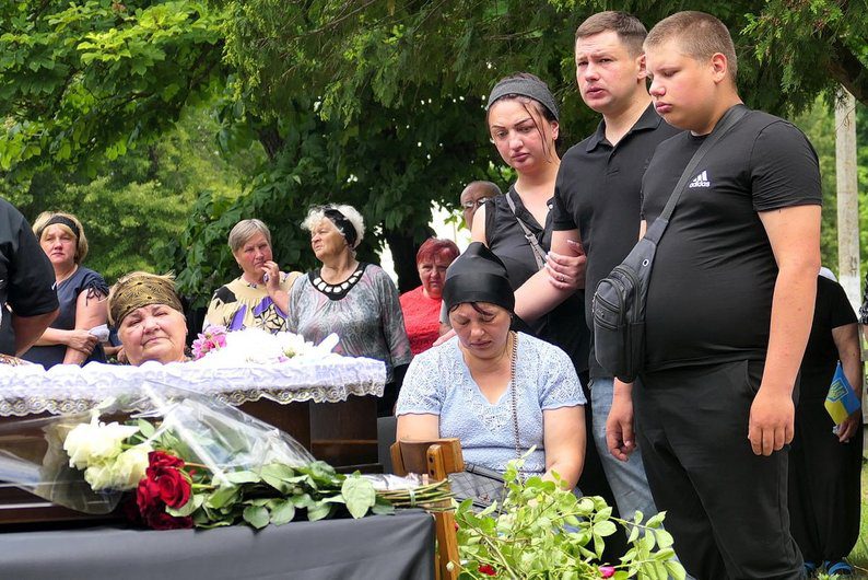 У селі Воздвиженське поховали військовослужбовця Миколу Соломка