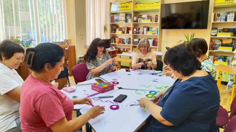 В Охтирській бібліотеці провели майстер-клас “Лавандове поле”