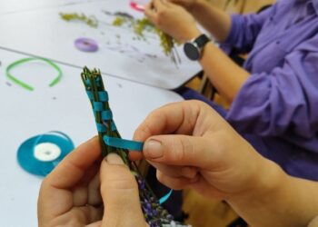 В Охтирській бібліотеці провели майстер-клас “Лавандове поле”