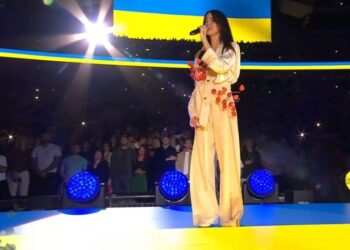 ВІДЕО. Дорофєєва заспівала гімн України на Уемблі перед боєм Усика і Дюбуа