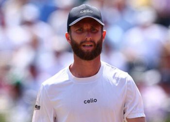 ВІДЕО. Француз Корентен Муте виконує видовищні дроп-шоти та трюкові удари