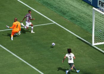 ВІДЕО. Як захисник Челсі виніс м’яч із лінії воріт у півфіналі КЧС-2025